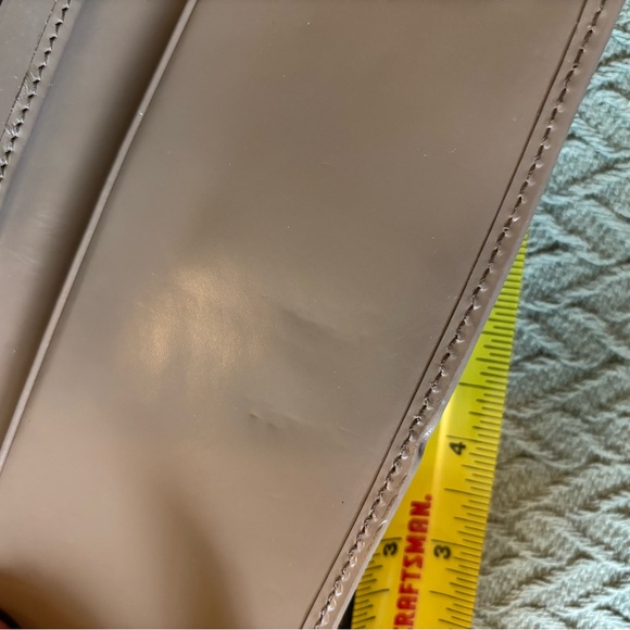 Dooney & Bourke Selleria  Leather Wallet in taupe - Picture 8 of 8